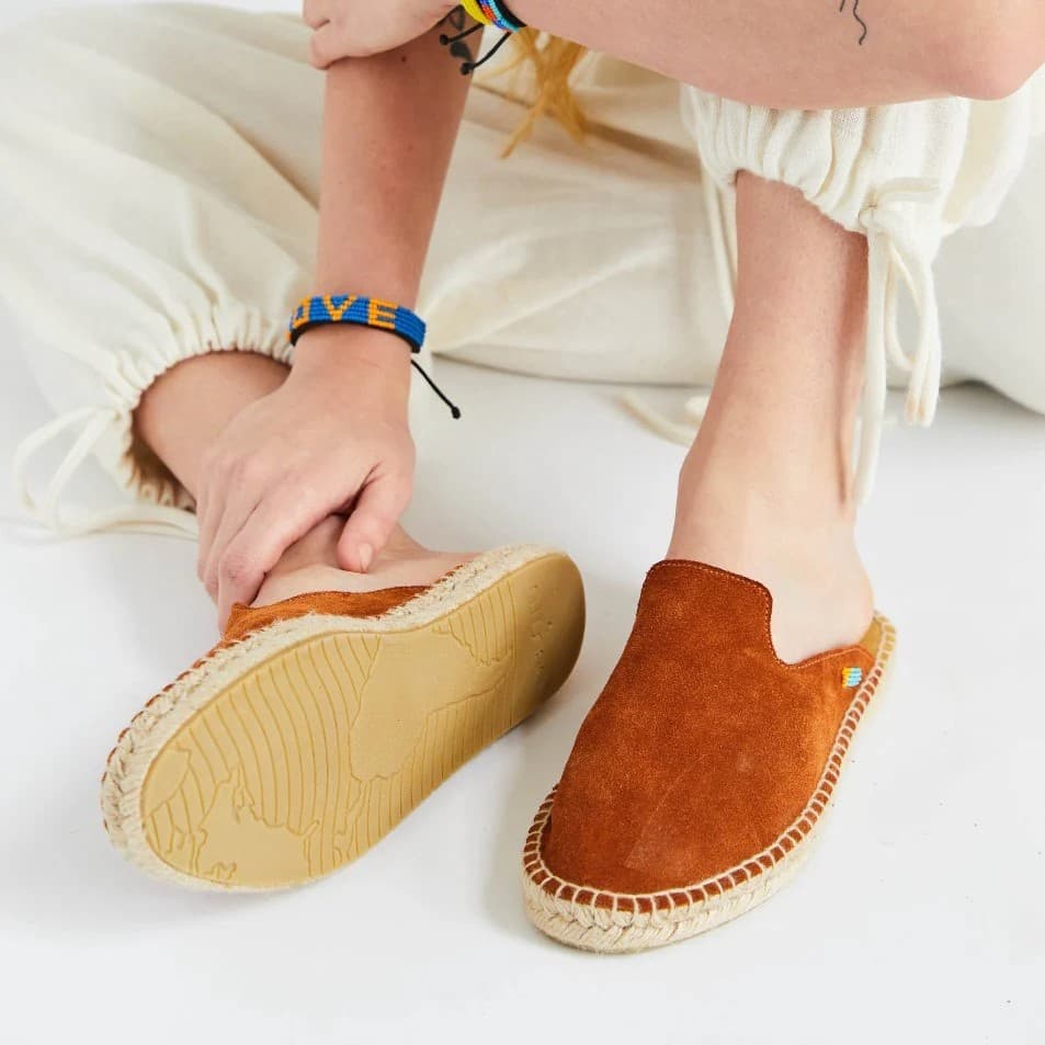Lamu Mules - Chestnut